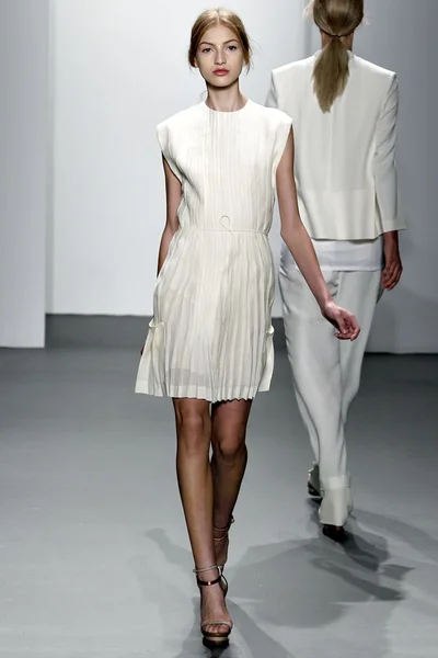 Look 7
